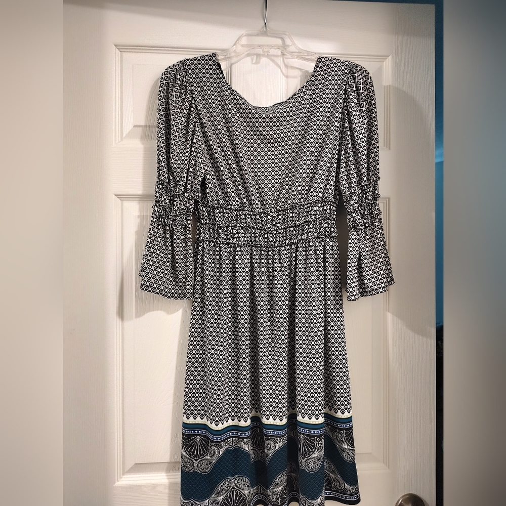 Dress - Picture 2 of 2